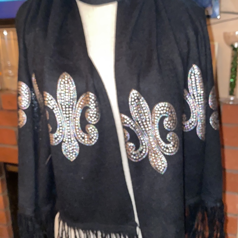 BX43 Black with silver design scarf - Picture 4 of 4